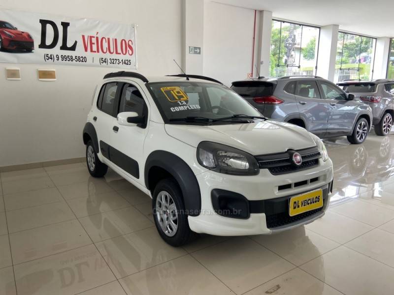 FIAT - UNO - 2018/2019 - Branca - R$ 49.900,00