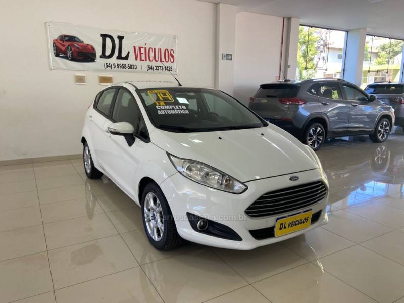 FORD - FIESTA - 2013/2014 - Branca - R$ 42.900,00
