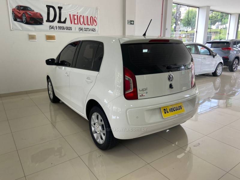 VOLKSWAGEN - UP - 2014/2015 - Branca - R$ 42.900,00
