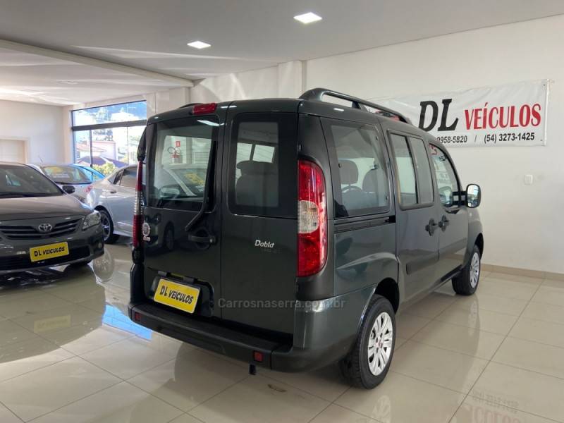 FIAT - DOBLÓ - 2011/2012 - Cinza - R$ 45.900,00