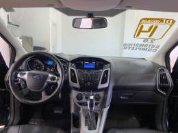 FORD - FOCUS - 2013/2014 - Preta - R$ 48.900,00