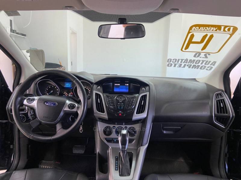 FORD - FOCUS - 2013/2014 - Preta - R$ 48.900,00