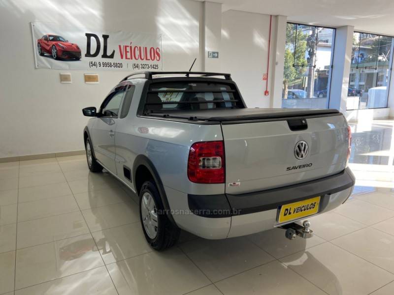 VOLKSWAGEN - SAVEIRO - 2013/2014 - Prata - R$ 51.900,00