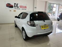 FORD - KA - 2012/2013 - Branca - R$ 30.900,00