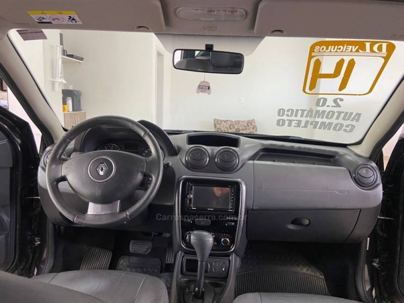 RENAULT - DUSTER - 2013/2014 - Preta - R$ 49.900,00