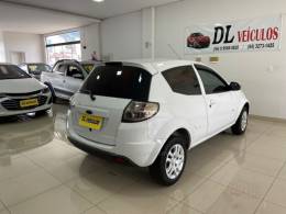 FORD - KA - 2012/2013 - Branca - R$ 30.900,00