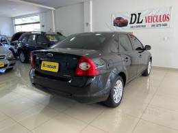 FORD - FOCUS - 2012/2013 - Preta - R$ 43.900,00