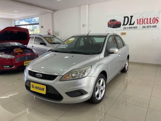 FORD - FOCUS - 2008/2009 - Prata - R$ 34.900,00