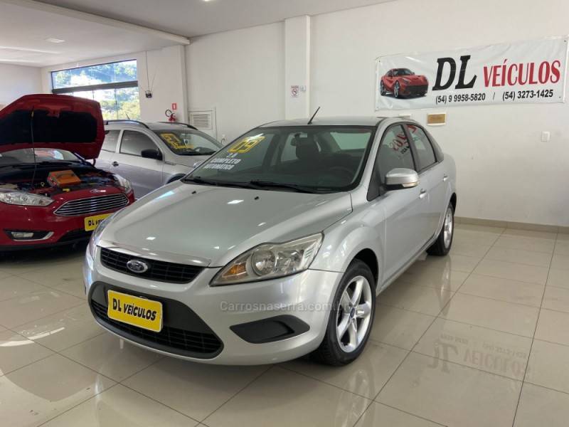 FORD - FOCUS - 2008/2009 - Prata - R$ 34.900,00