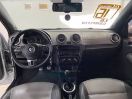 VOLKSWAGEN - SAVEIRO - 2015/2016 - Prata - R$ 71.900,00