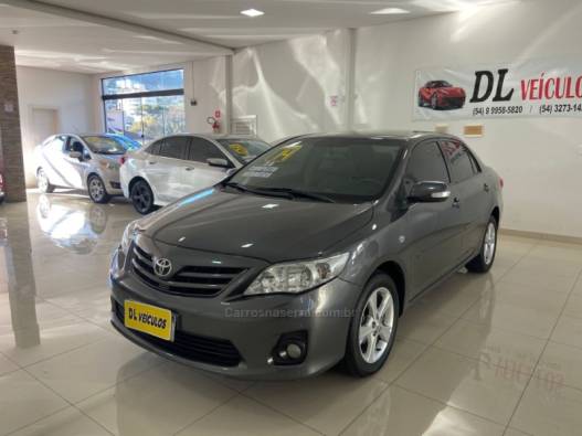 TOYOTA - COROLLA - 2013/2014 - Cinza - R$ 72.900,00