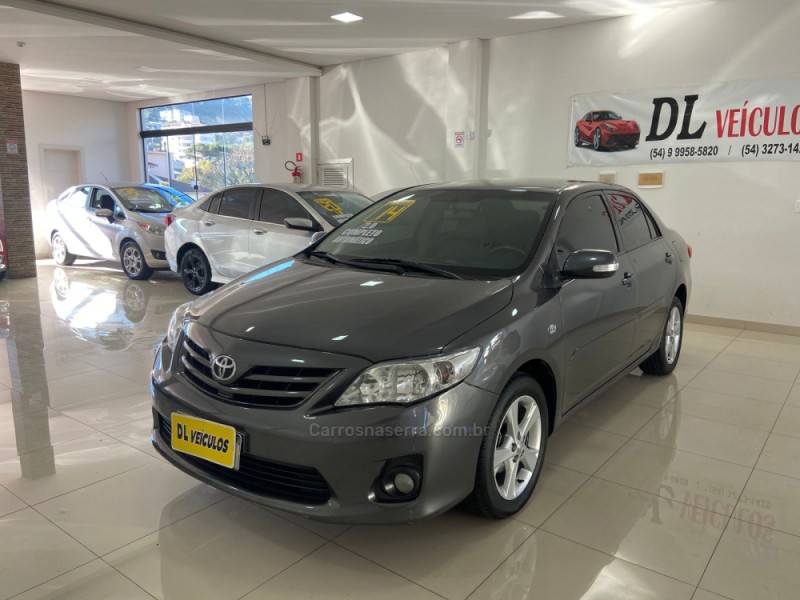 TOYOTA - COROLLA - 2013/2014 - Cinza - R$ 72.900,00