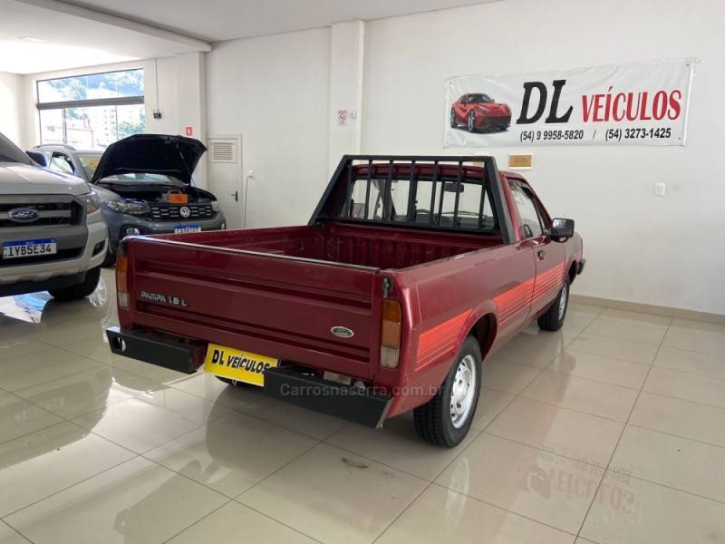 FORD - PAMPA - 1993/1994 - Vermelha - R$ 25.900,00