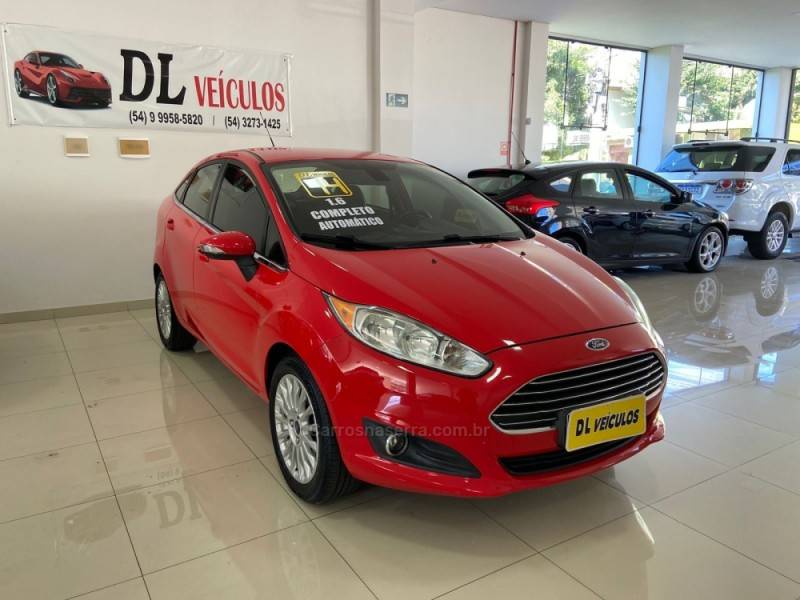 FORD - FIESTA - 2013/2014 - Vermelha - R$ 44.900,00