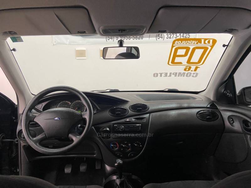 FORD - FOCUS - 2008/2009 - Preta - R$ 29.900,00