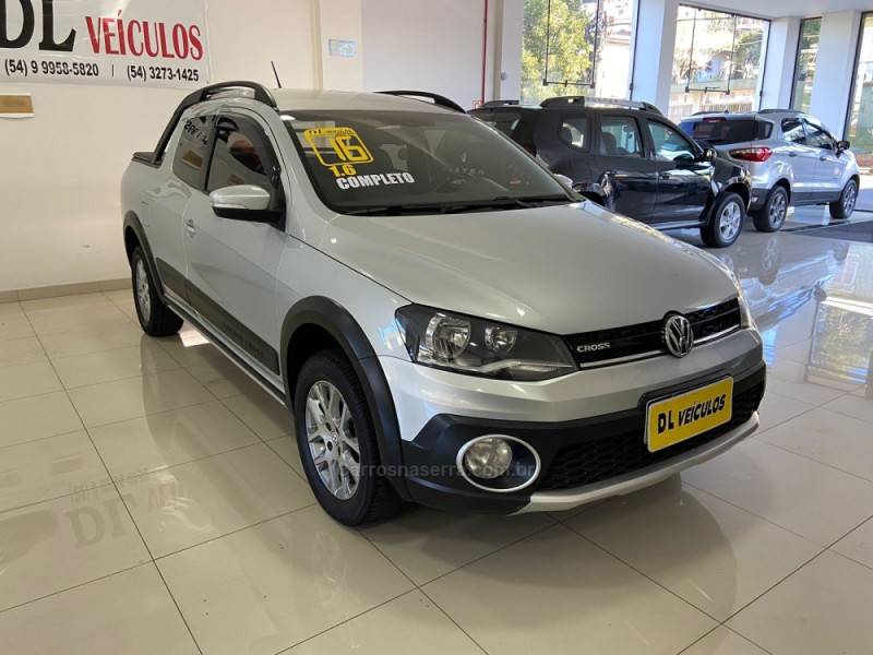 VOLKSWAGEN - SAVEIRO - 2015/2016 - Prata - R$ 71.900,00