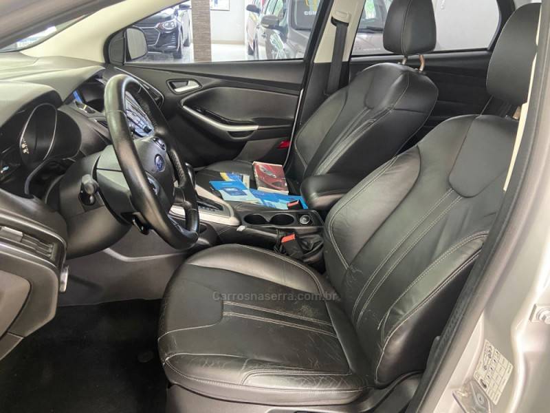 FORD - FOCUS - 2014/2015 - Prata - R$ 53.900,00