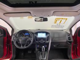 FORD - FOCUS - 2016/2017 - Vermelha - R$ 71.900,00