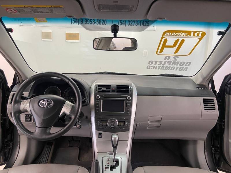 TOYOTA - COROLLA - 2013/2014 - Cinza - R$ 72.900,00