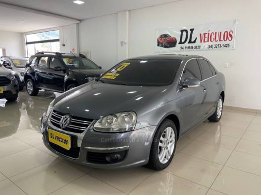 VOLKSWAGEN - JETTA - 2009/2010 - Cinza - R$ 45.900,00