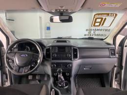 FORD - RANGER - 2017/2018 - Prata - R$ 109.900,00