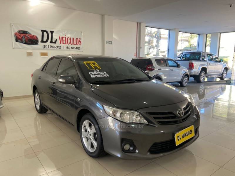 TOYOTA - COROLLA - 2013/2014 - Cinza - R$ 72.900,00