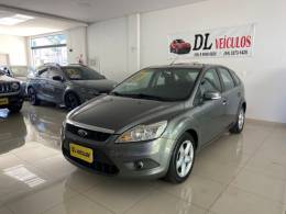 FORD - FOCUS - 2012/2013 - Cinza - R$ 44.900,00