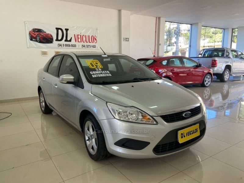 FORD - FOCUS - 2008/2009 - Prata - R$ 34.900,00