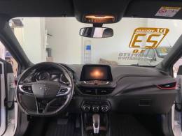 CHEVROLET - ONIX - 2022/2023 - Branca - R$ 85.900,00