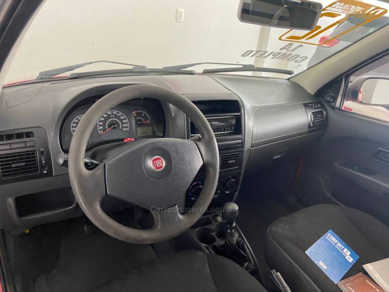 FIAT - STRADA - 2011/2012 - Vermelha - R$ 49.900,00