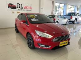 FORD - FOCUS - 2016/2017 - Vermelha - R$ 71.900,00