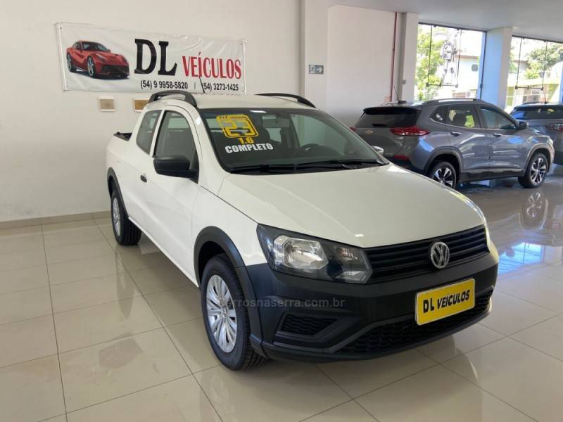 VOLKSWAGEN - SAVEIRO - 2022/2023 - Branca - R$ 77.900,00
