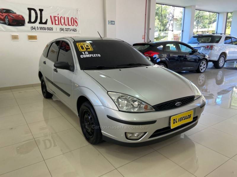 FORD - FOCUS - 2008/2009 - Prata - R$ 28.900,00