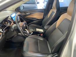 CHEVROLET - ONIX - 2019/2020 - Prata - R$ 78.900,00
