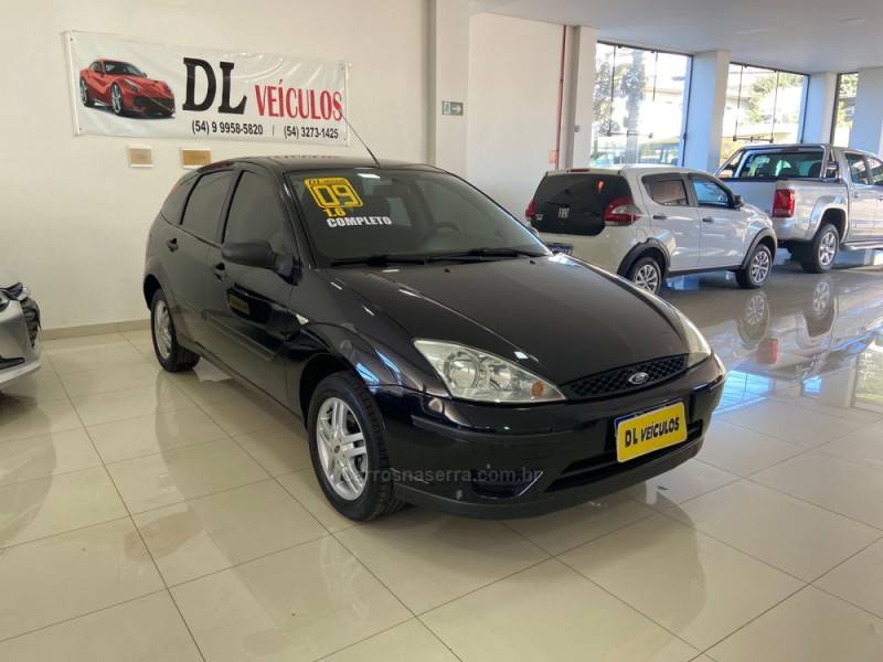 FORD - FOCUS - 2008/2009 - Preta - R$ 29.900,00