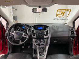 FORD - FOCUS - 2014/2015 - Vermelha - R$ 62.900,00