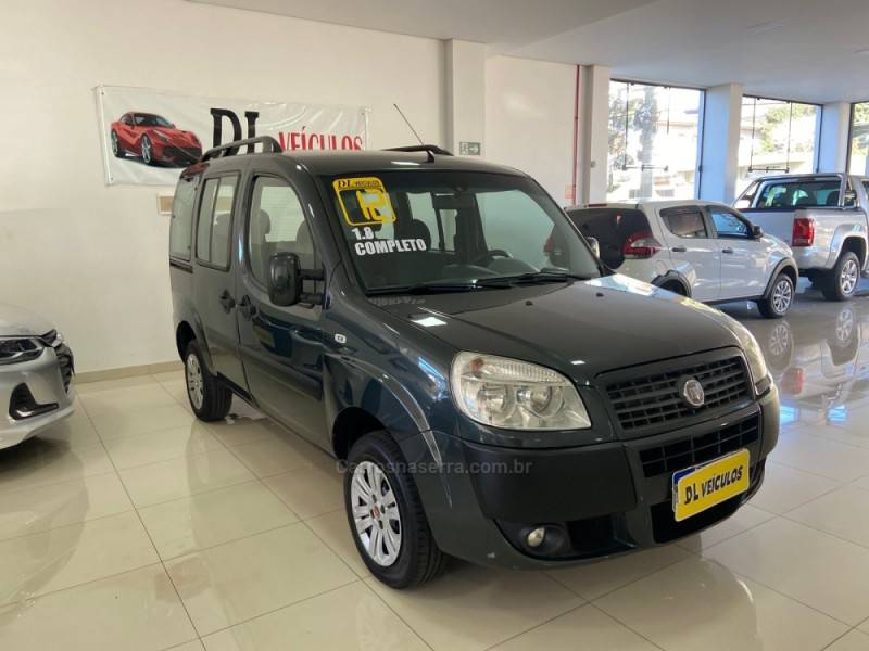 FIAT - DOBLÓ - 2011/2012 - Cinza - R$ 45.900,00