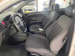 VOLKSWAGEN - SAVEIRO - 2022/2023 - Branca - R$ 77.900,00