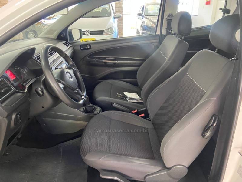 VOLKSWAGEN - SAVEIRO - 2022/2023 - Branca - R$ 77.900,00